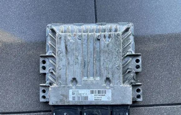 Renault Scenic III - Grand scenic III Engine control unit/module ECU S180067137A