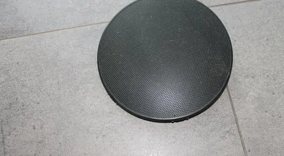 Volkswagen Golf III Front door speaker cover trim 1H0868646