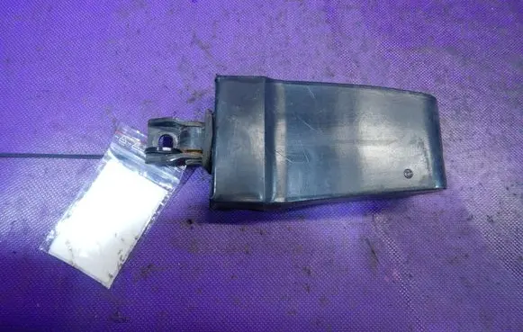 Skoda Roomster (5J) Front door check strap stopper 