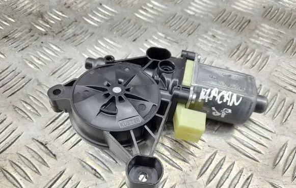 Porsche Macan (95B) Front door window regulator motor 5Q0959802