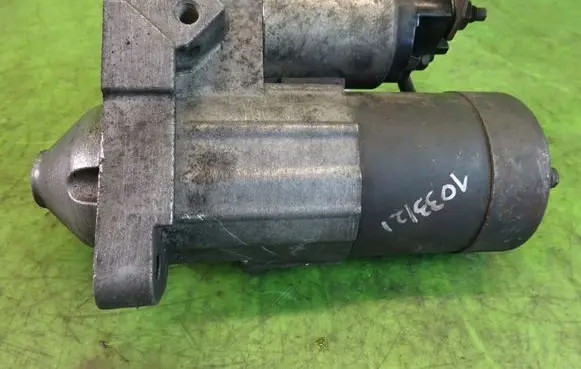 Renault Kangoo I Starter motor 8200584675