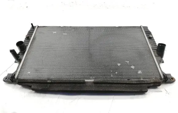 Toyota Avensis T270 Coolant radiator 0R06