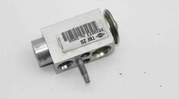 Land Rover Range Rover Evoque L538 Air conditioning (A/C) expansion valve 7010973