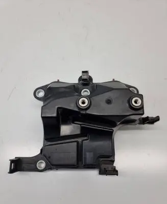 Toyota RAV 4 (XA50) Other engine bay part 1221125011 PA66GF35