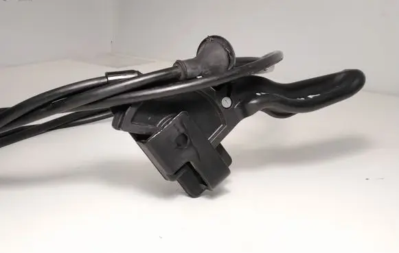 Opel Meriva A Engine bonnet (hood) release handle 13128233