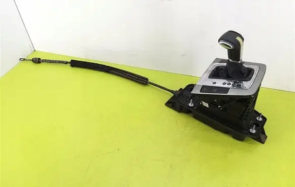 Volkswagen PASSAT B6 Gear shifter/selector 1K0713061
