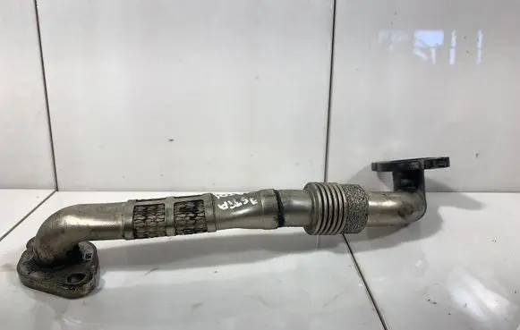 Volkswagen Jetta V EGR valve line/pipe/hose 03G181