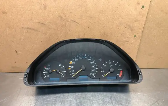 Mercedes-Benz E W210 Speedometer (instrument cluster) 2105400548 87001345