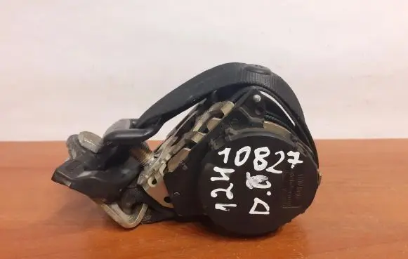 Mercedes-Benz E W124 Rear seatbelt 1248601286 10827