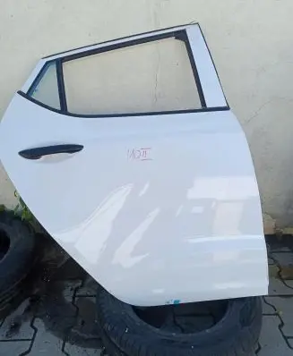 Hyundai i10 Rear door