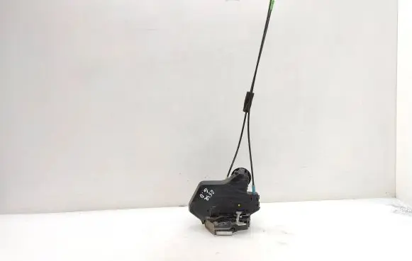 Suzuki Grand Vitara II Rear door lock 60725014
