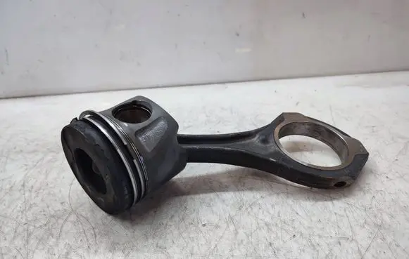 Mercedes-Benz ML W164 Piston with connecting rod 