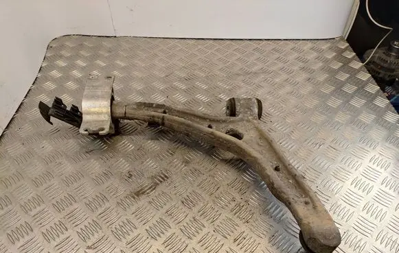 Mercedes-Benz CLA C117 X117 W117 Front lower control arm/wishbone A2465462543