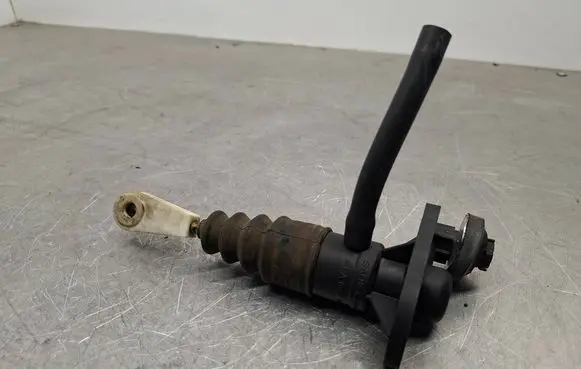 Audi A6 S6 C5 4B Clutch master cylinder 8E1721401