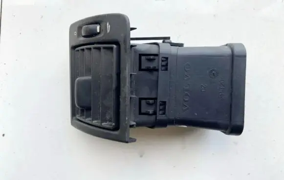 Volvo V50 Dash center air vent grill y011030 y01102