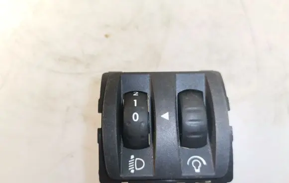 Opel Vivaro Headlight level height control switch 251900567R