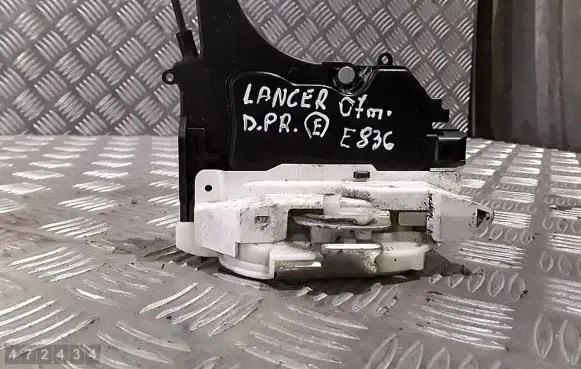 Mitsubishi Lancer Evolution Front door lock