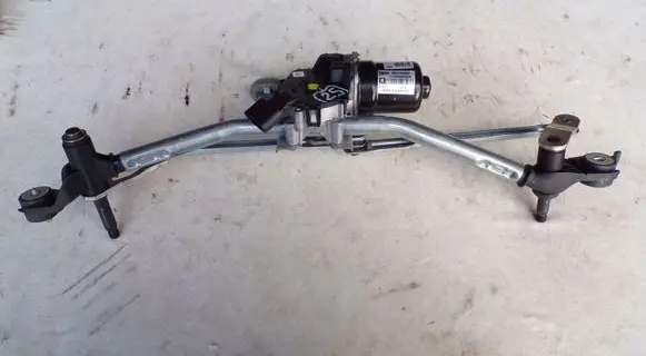Peugeot 208 Front wiper linkage and motor 9824784980