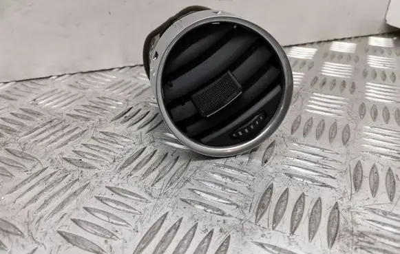 Audi A4 S4 B7 8E 8H Dashboard side air vent grill/cover trim 8H0820951D