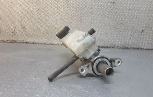 Master brake cylinder