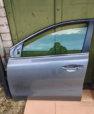 KIA Sportage Front door