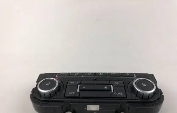 Volkswagen PASSAT B6 Climate control unit 5K0907044BT