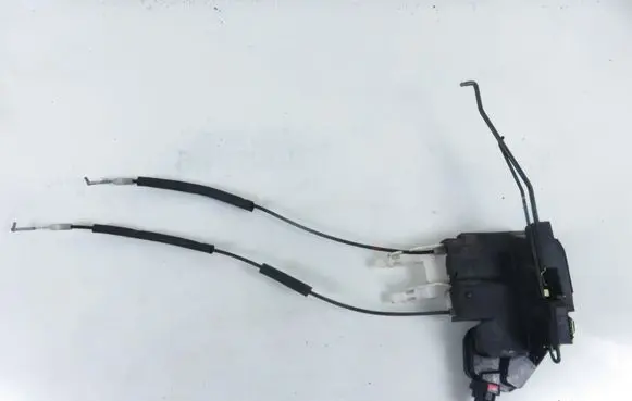 Hyundai Santa Fe Front door lock 