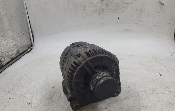 Audi A4 S4 B5 8D Generator/alternator 028903028