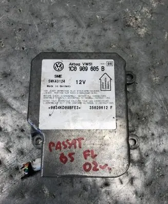Volkswagen PASSAT B5.5 Airbag control unit/module 1C0909605B