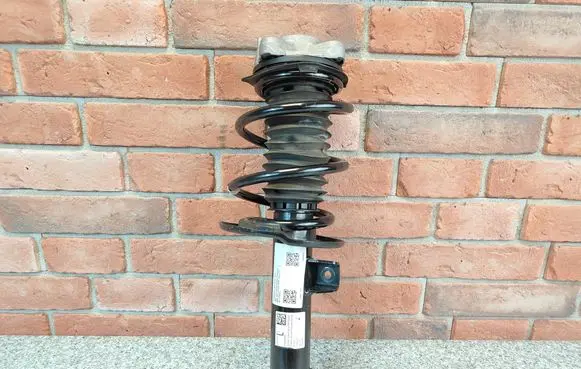 BMW 3 G20 G21 Front shock absorber/damper 6879313