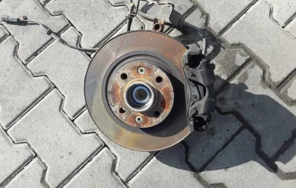 Dacia Logan II Front wheel hub spindle knuckle 