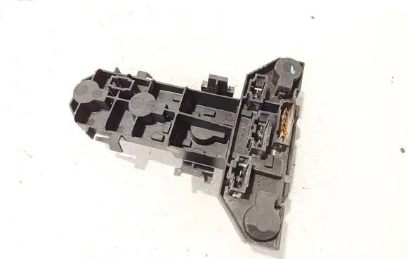Volkswagen Golf IV Tail light bulb cover holder 1j6845257