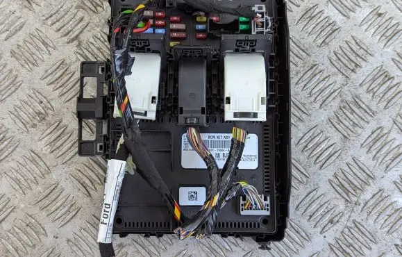 Ford Focus Central body control module LX6T-15604-BJD