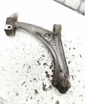 Volkswagen PASSAT B6 Front lower control arm/wishbone