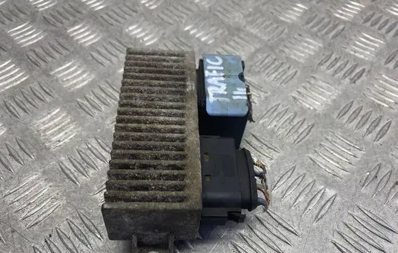 Renault Trafic III (X82) Glow plug pre-heat relay 8200558438A