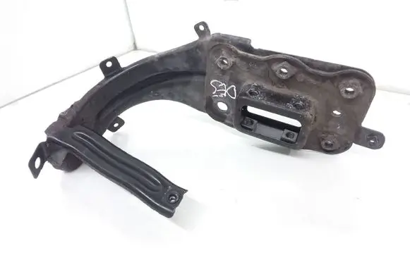 Mercedes-Benz E W211 Bottom radiator support slam panel 