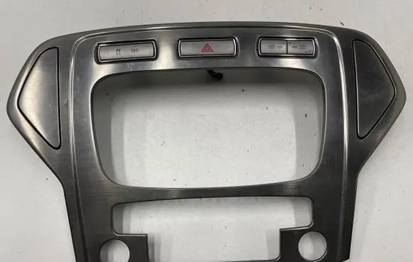Ford Mondeo MK IV Radio/GPS head unit trim 7S7118522