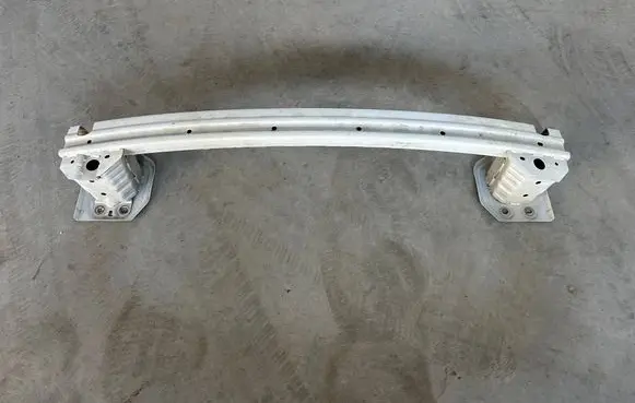 Volvo XC40 Front bumper cross member 31448657
