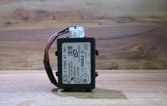 KIA Carens I Other control units/modules 0k2nc677b0 0682