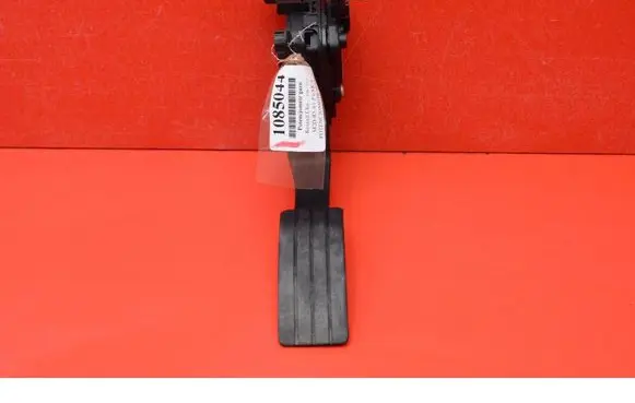 Renault Clio I Accelerator throttle pedal 180029347R