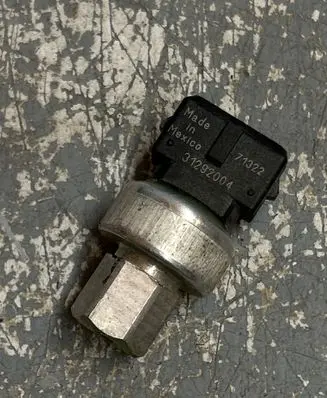 Volvo V40 Air conditioning (A/C) pressure sensor 31292004 71322