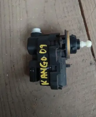 Renault Kangoo II Headlight level adjustment motor 8200402521
