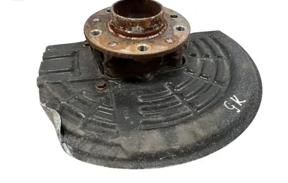 Rear wheel hub