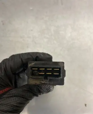 Subaru Forester SF Window wiper relay RK0098
