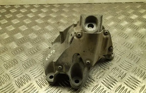 BMW 5 G60 Engine mounting bracket 9894894