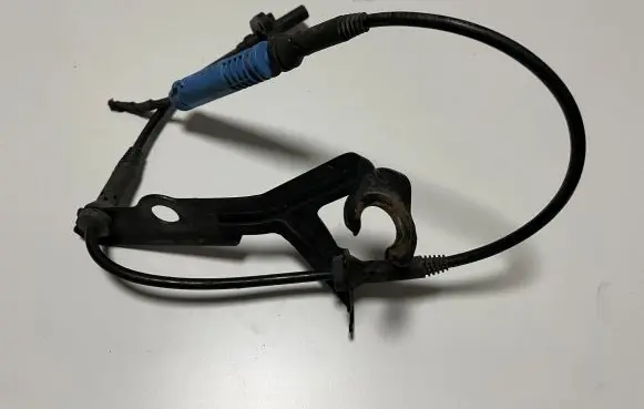 BMW 6 E63 E64 ABS brake wheel speed sensor 6760050