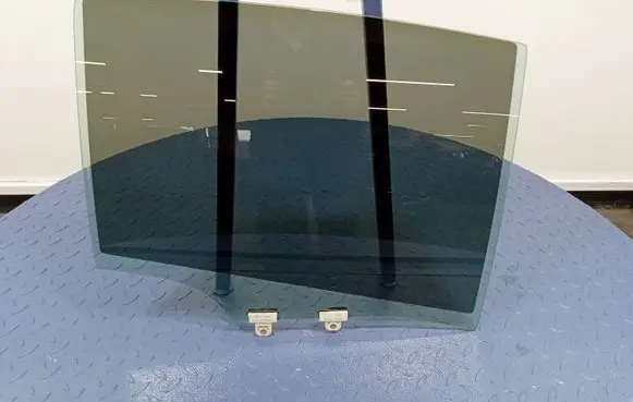 Rear door window glass