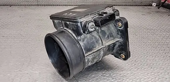 Mitsubishi Pajero Pinin Mass air flow meter E5T08271