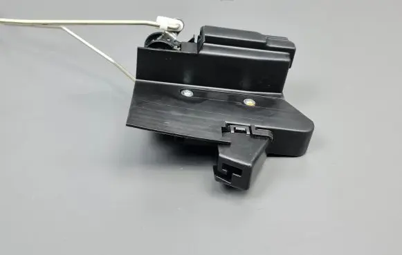 Dacia Sandero Rear door lock 825025375R 825025375RF