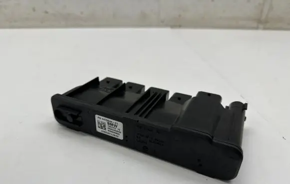 BMW 3 G20 G21 Current control relay 9470044